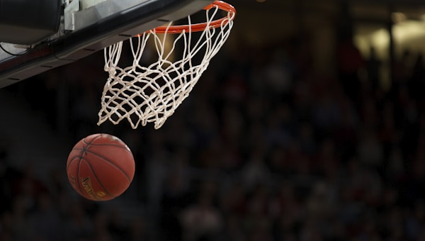 kaiyun开云体育官网NBA篮球直播，洛杉矶湖人队金州勇士队对决